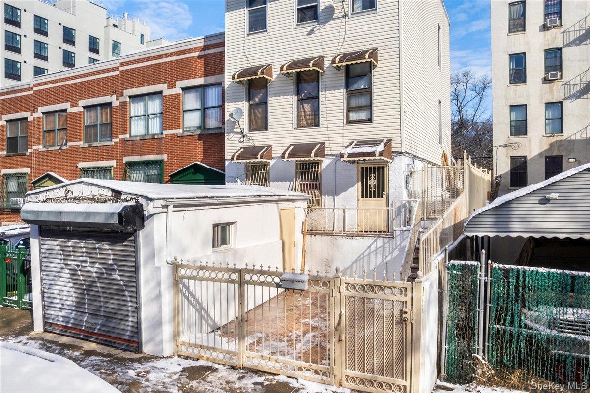 #4 photo, 877 Hornaday Place, برونكس Bronx , NY 10460