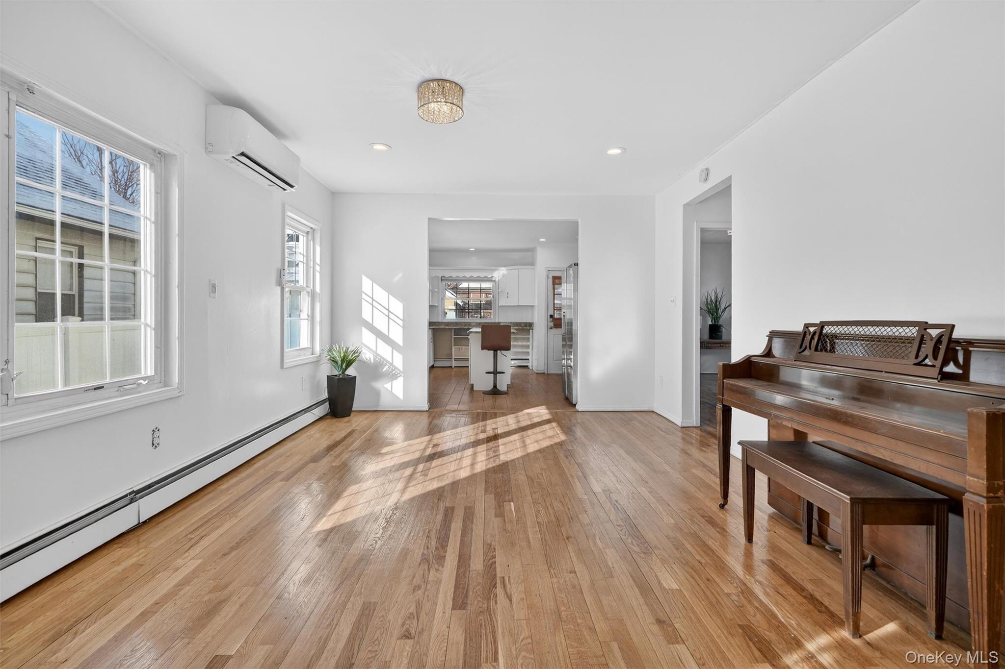 #7 photo, 138-16 230th Street, Куинс ‖ Laurelton , NY 11413