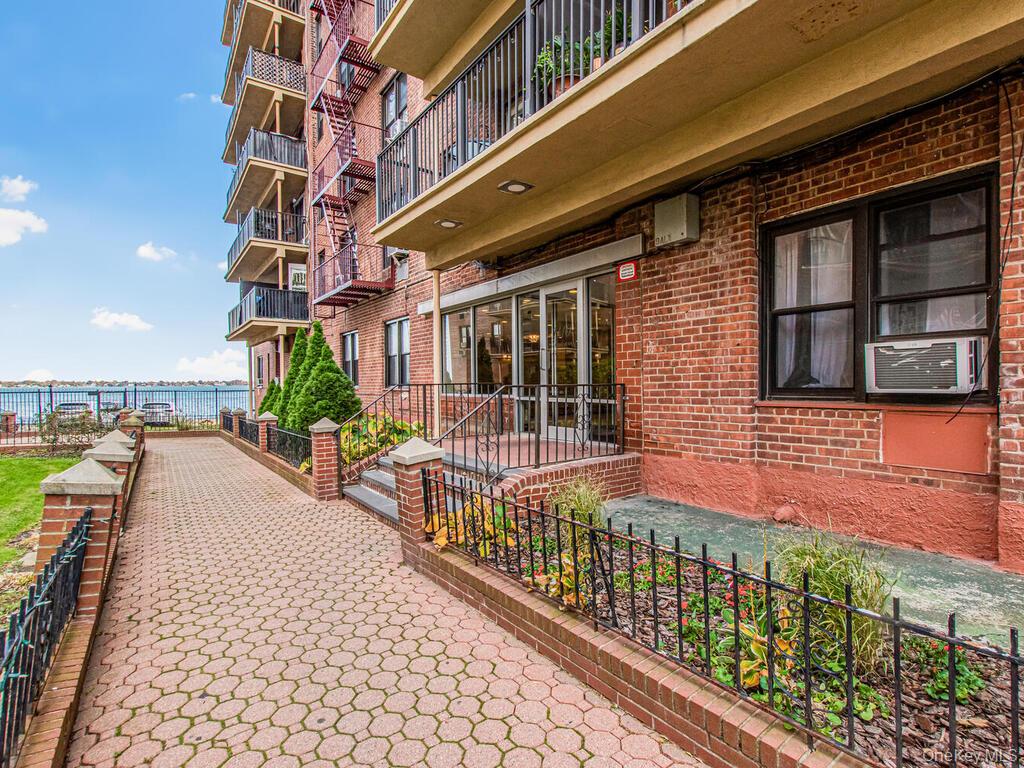 #15 photo, 1110 Stadium Avenue, برونكس Bronx , NY 10465