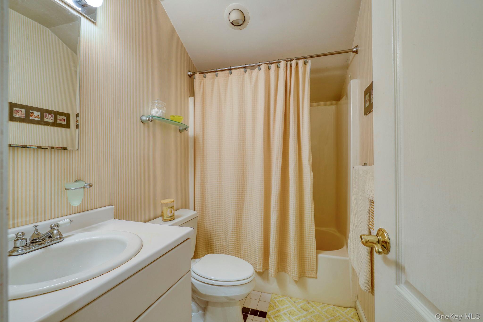 #18 photo, 7 Birkdale Court, Poughkeepsie , NY 12603