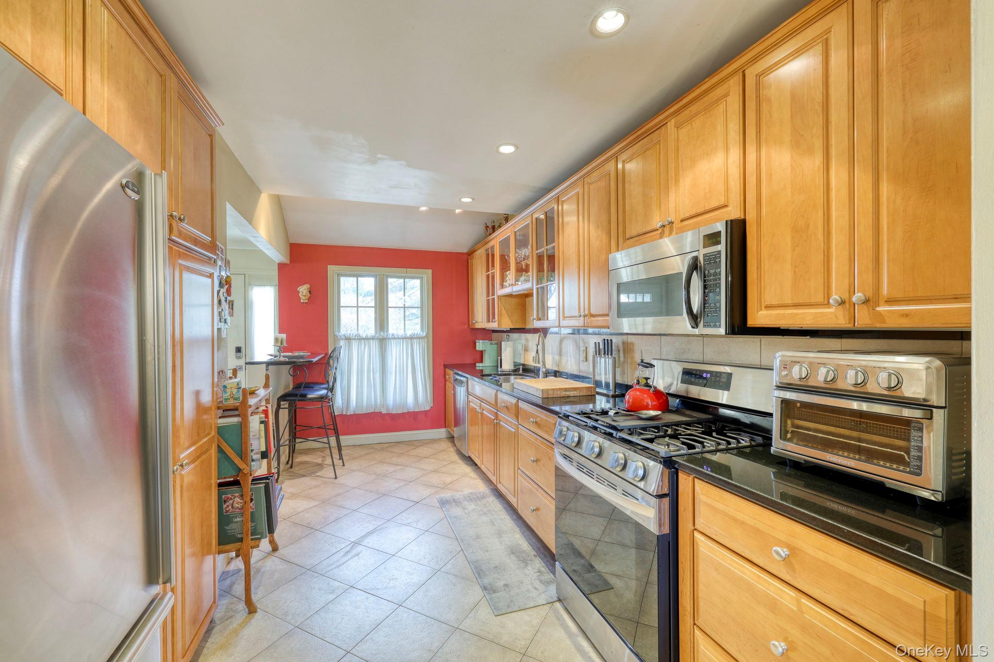 #3 photo, 7 Birkdale Court, Poughkeepsie , NY 12603