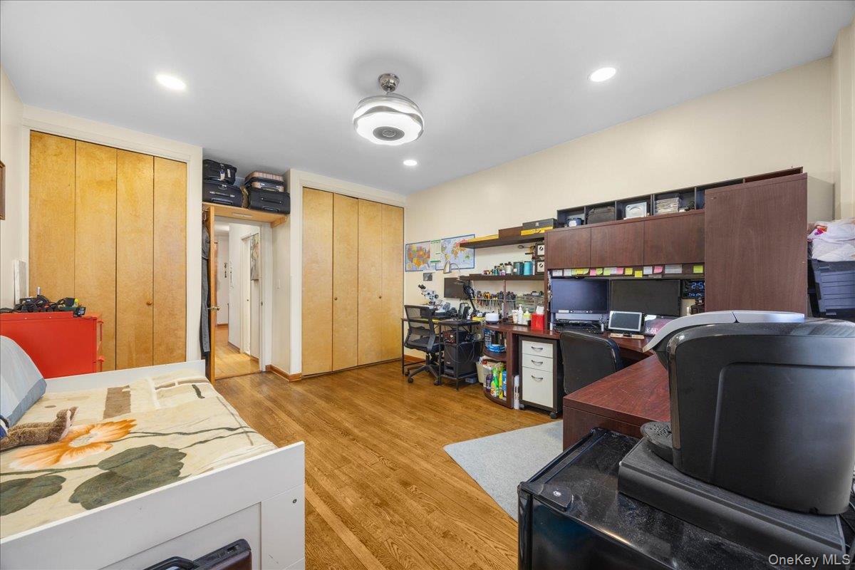 #15 photo, 1015 Old Post Road, Mamaroneck , NY 10543