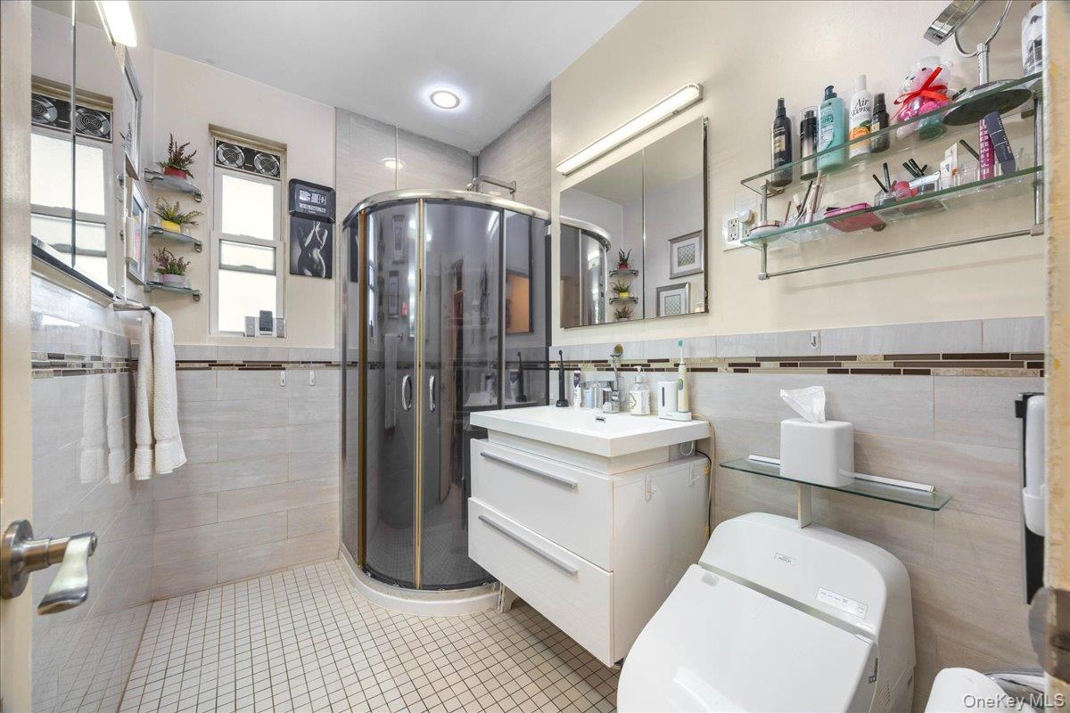 #18 photo, 1015 Old Post Road, Mamaroneck , NY 10543