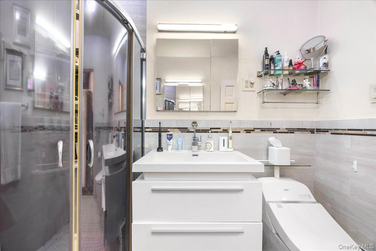 #19 photo, 1015 Old Post Road, Mamaroneck , NY 10543