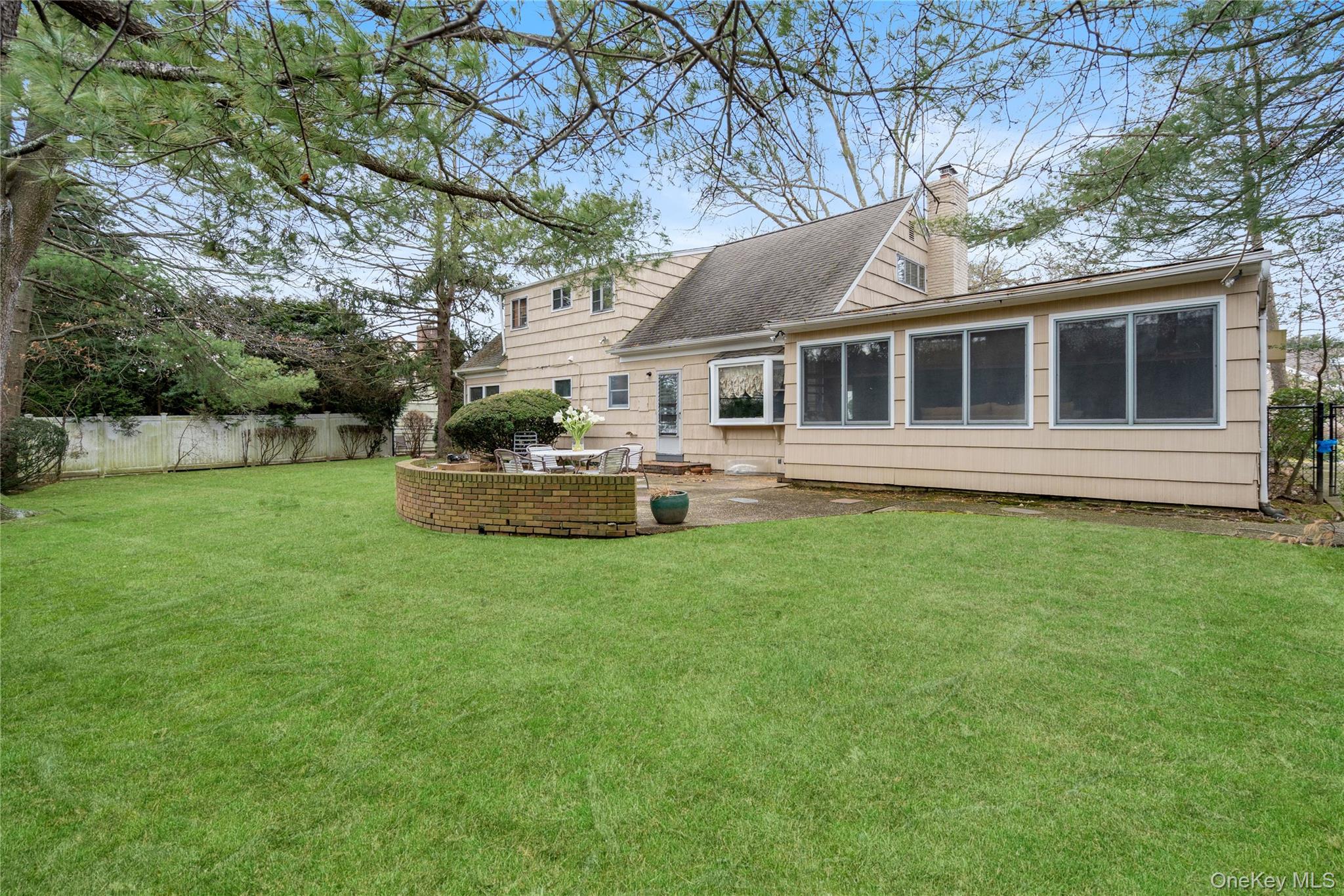 #18 photo, 32 Arbor Road, Нассау ‖ East Hills , NY 11577