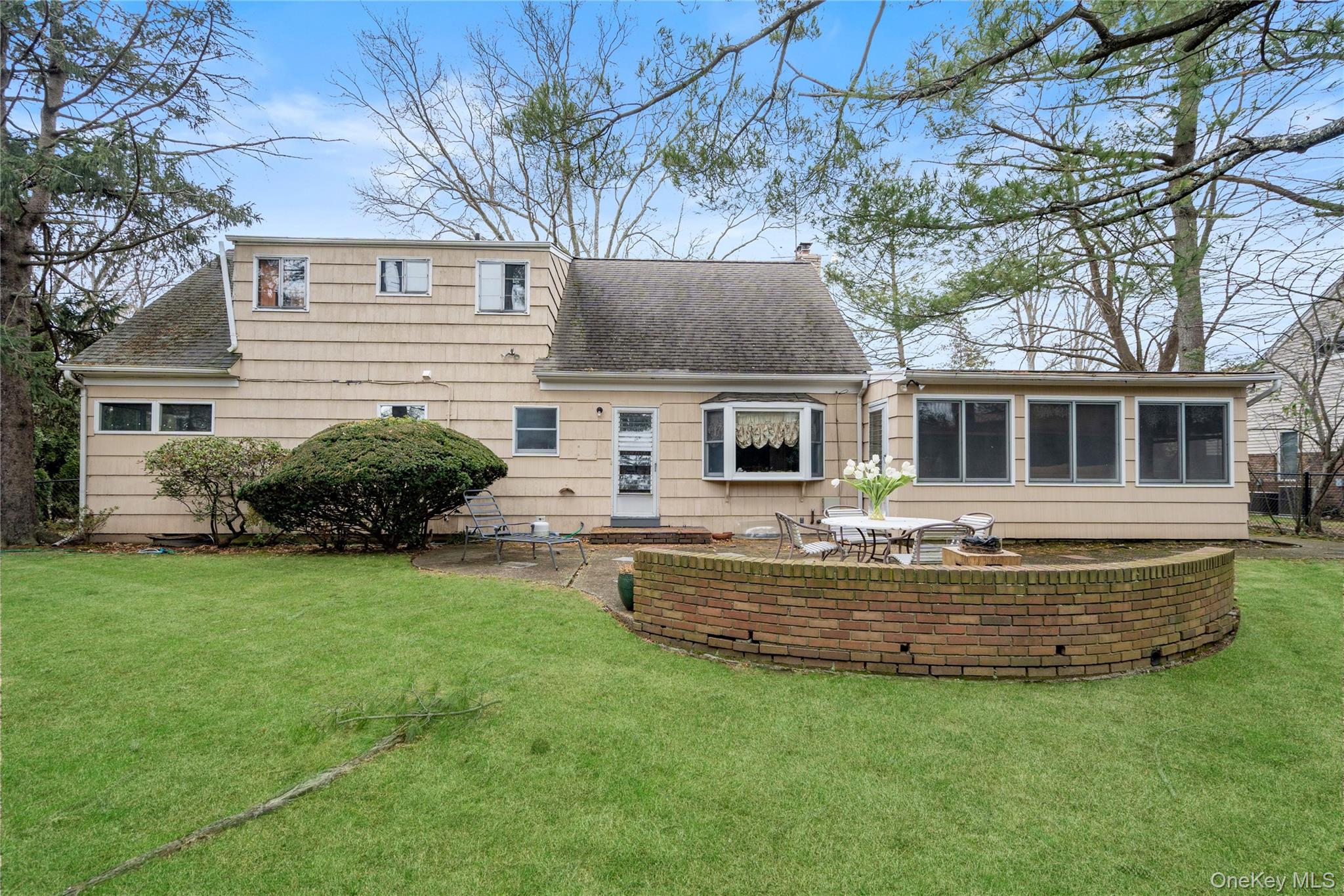 #19 photo, 32 Arbor Road, Нассау ‖ East Hills , NY 11577