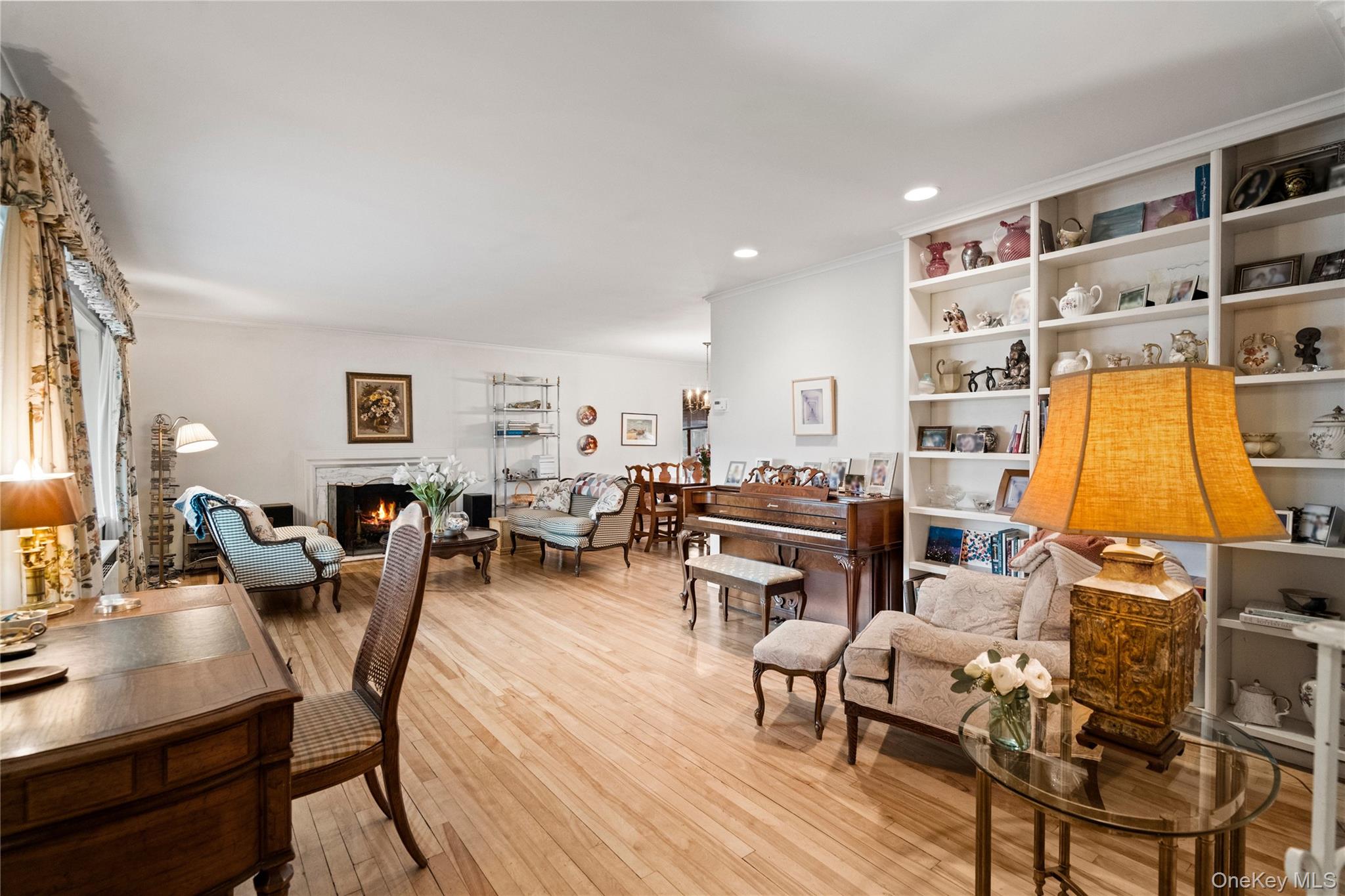 #3 photo, 32 Arbor Road, Нассау ‖ East Hills , NY 11577