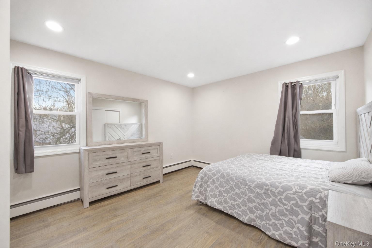 #14 photo, 22 Midland Avenue, Саффолк ‖ Port Jefferson , NY 11777