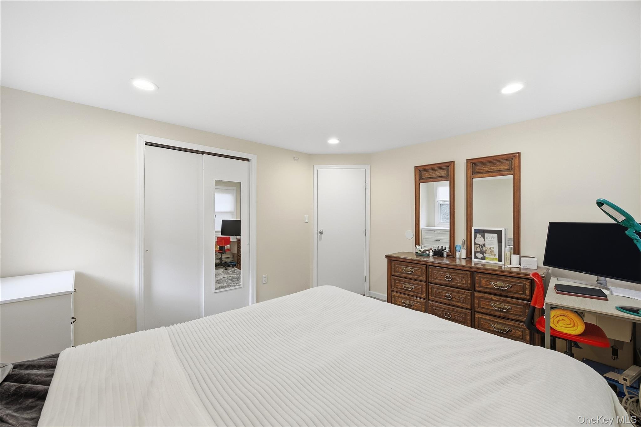 #19 photo, 22 Midland Avenue, Саффолк ‖ Port Jefferson , NY 11777