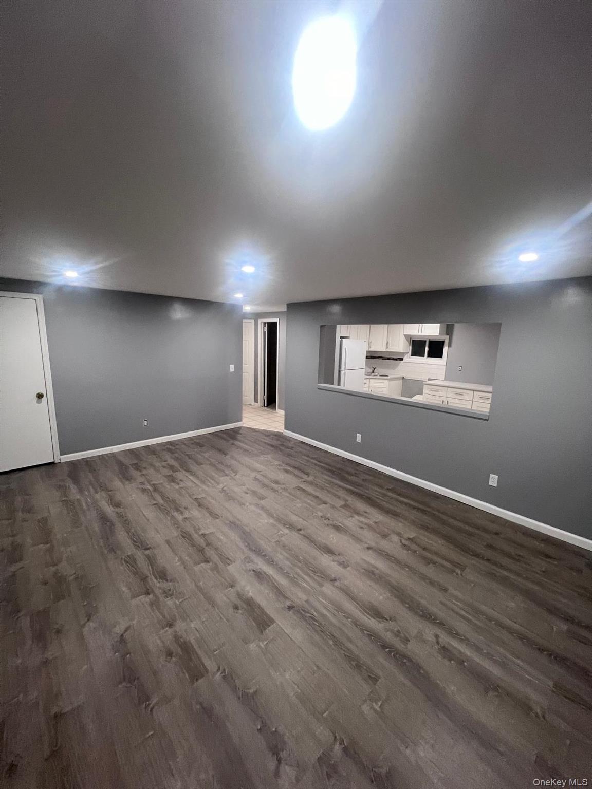 #4 photo, 1371 Rosser Avenue, Нассау ‖ Elmont , NY 11003