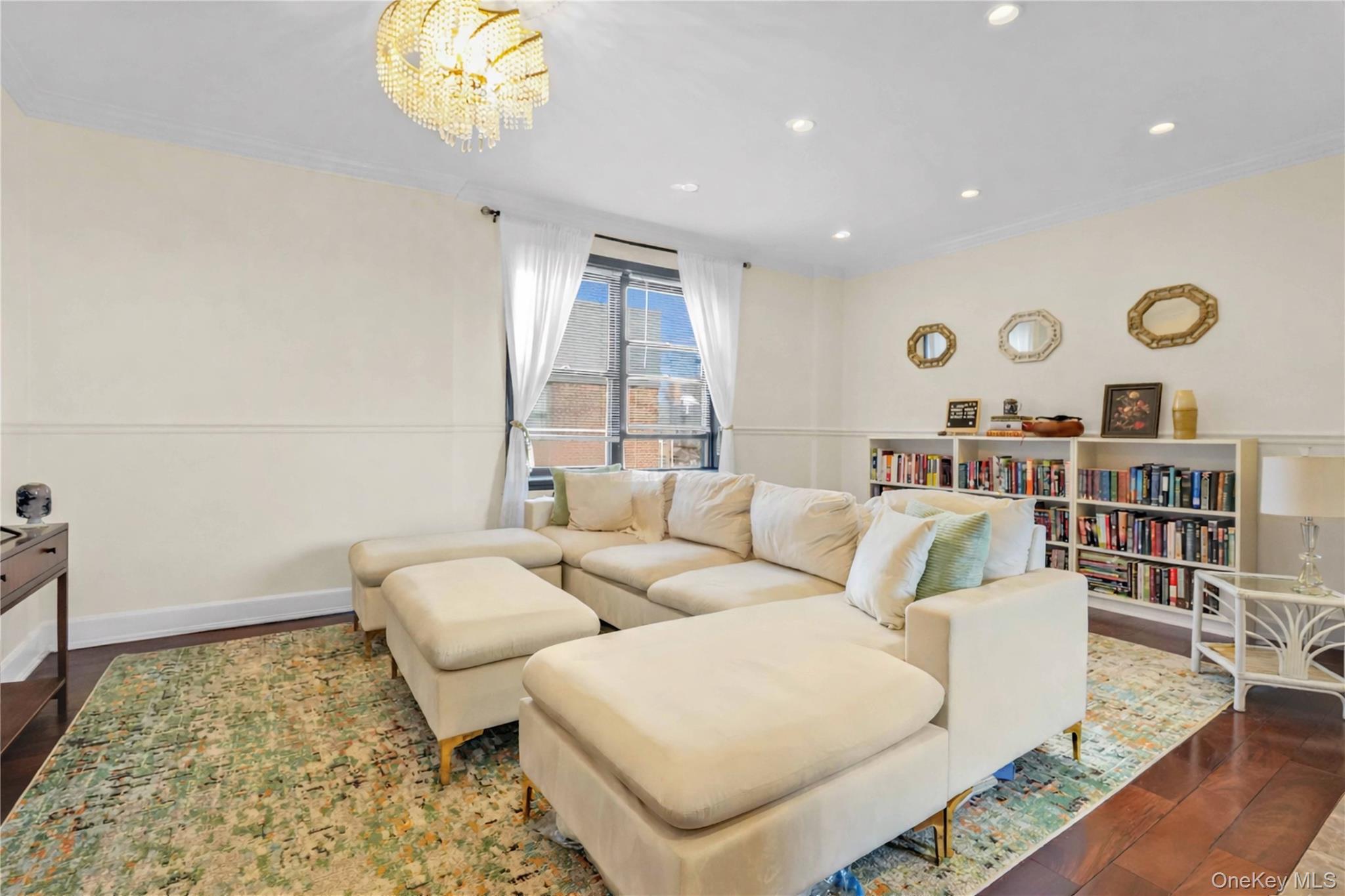 #6 photo, 2235 75th Street, Куинс ‖ East Elmhurst , NY 11370