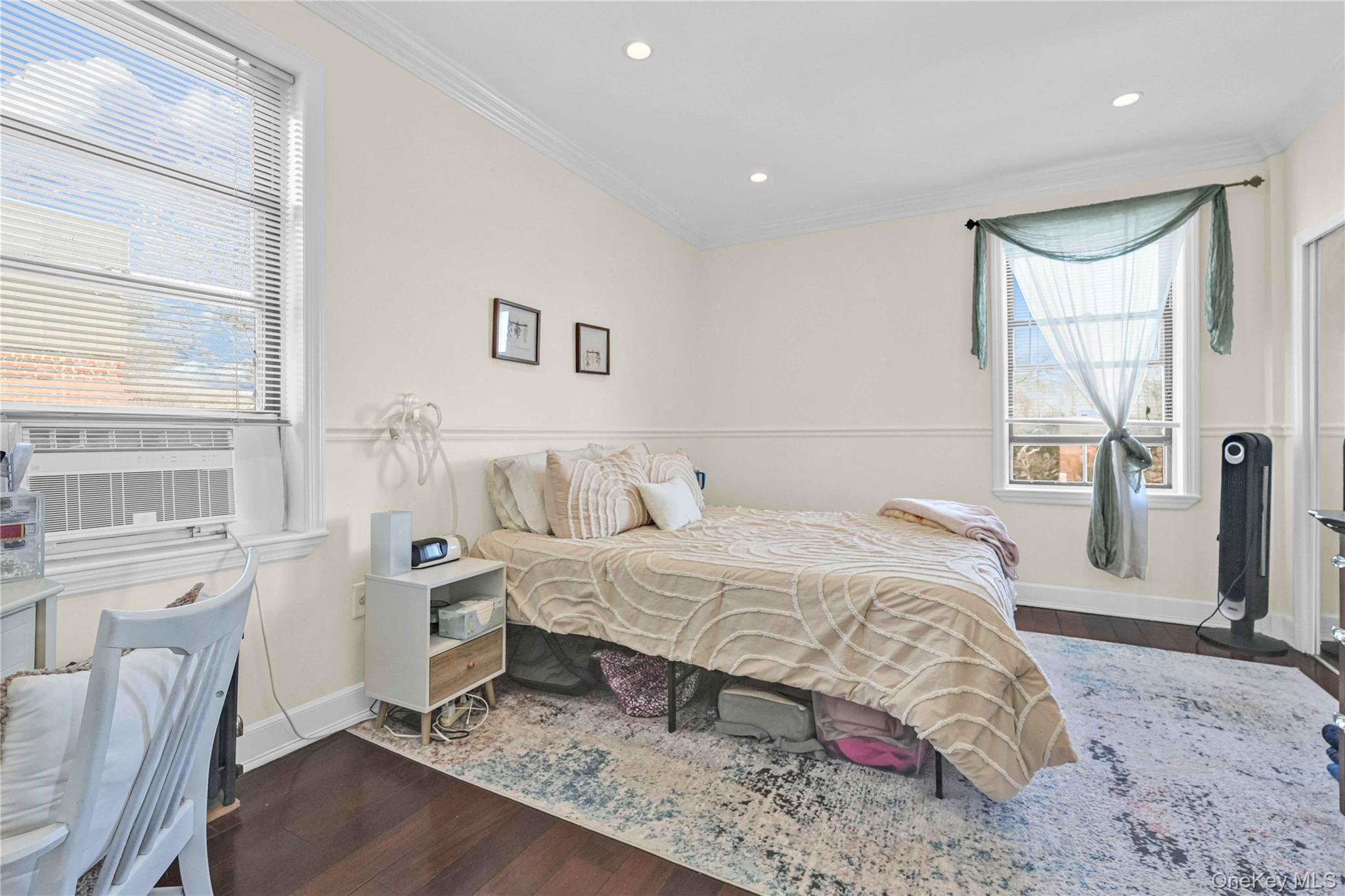 #8 photo, 2235 75th Street, Куинс ‖ East Elmhurst , NY 11370