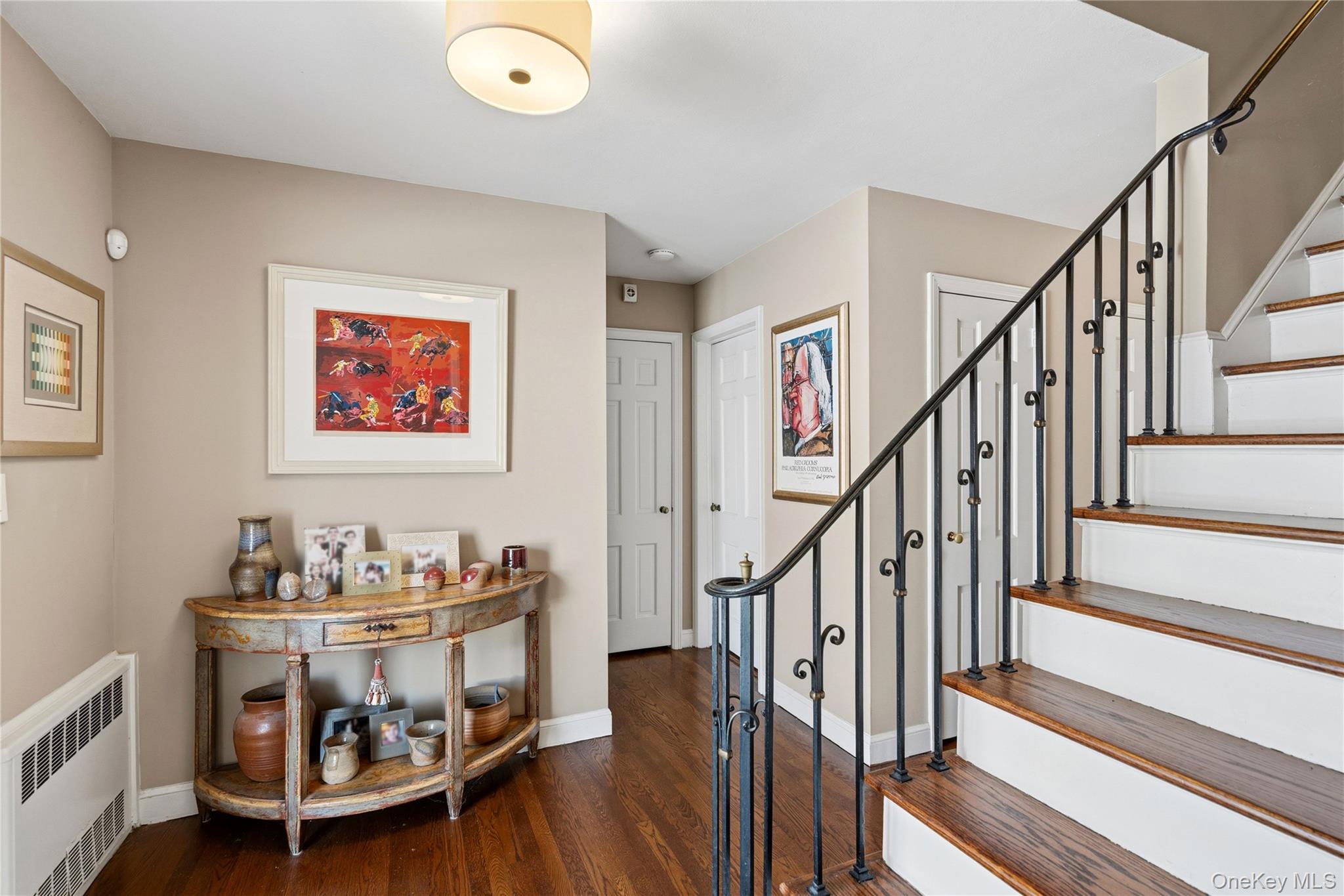 #3 photo, 30 Glenwood Lane, Нассау ‖ East Hills , NY 11577