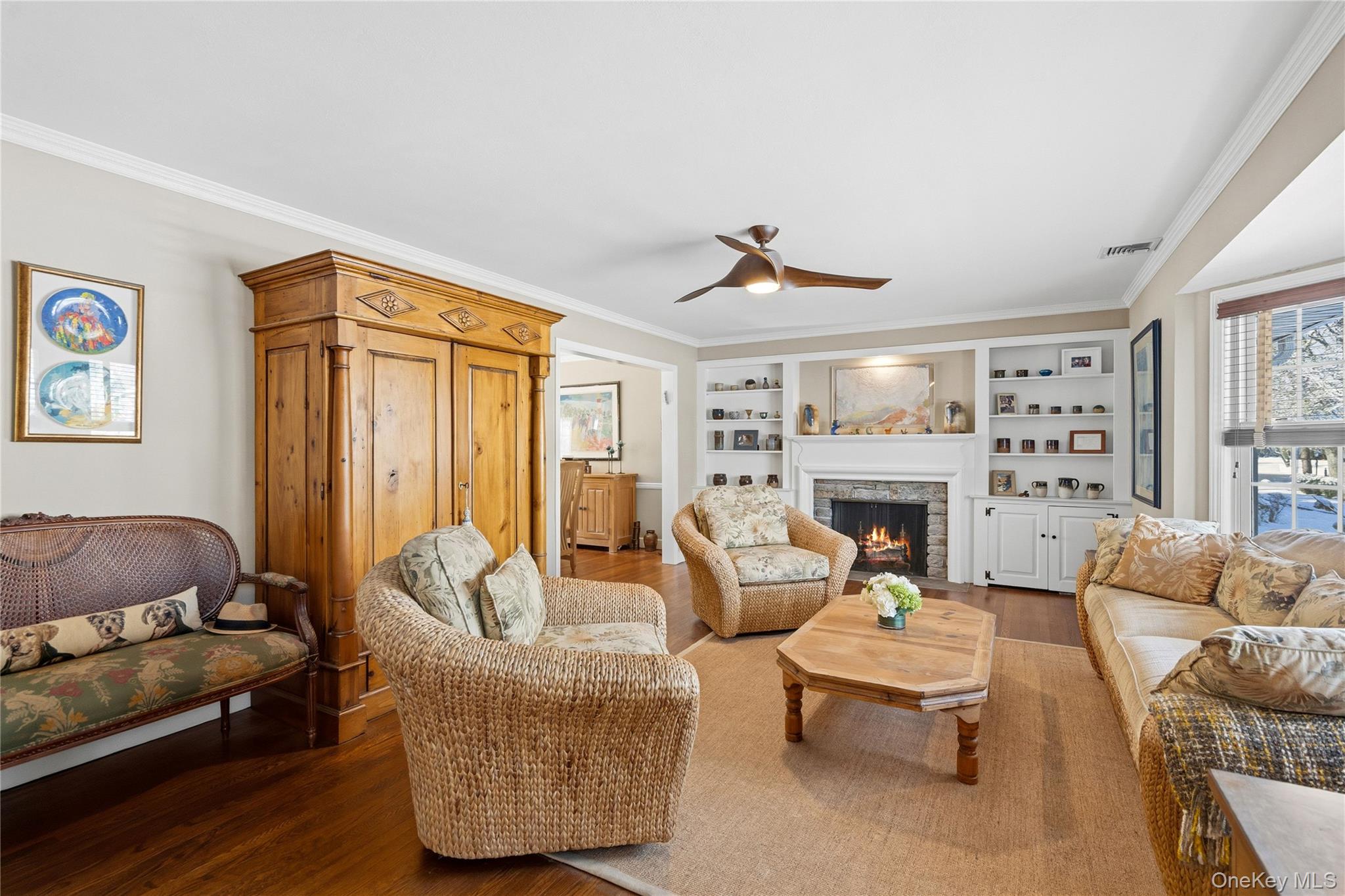 #4 photo, 30 Glenwood Lane, Нассау ‖ East Hills , NY 11577