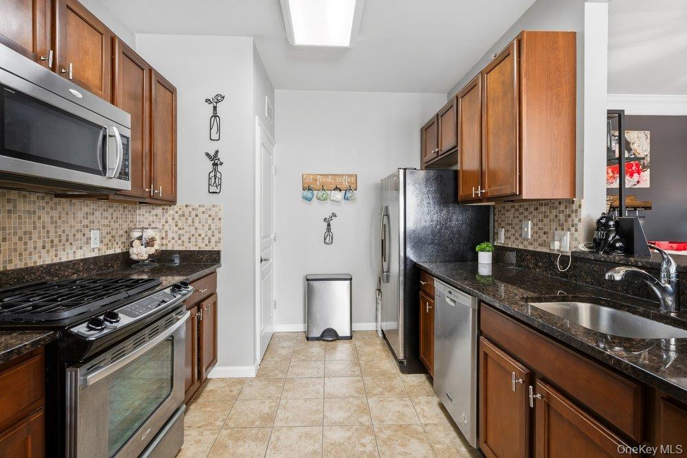 #3 photo, 1438 Kirkland Court, सफ़ोक काउंटी Central Islip , NY 11722