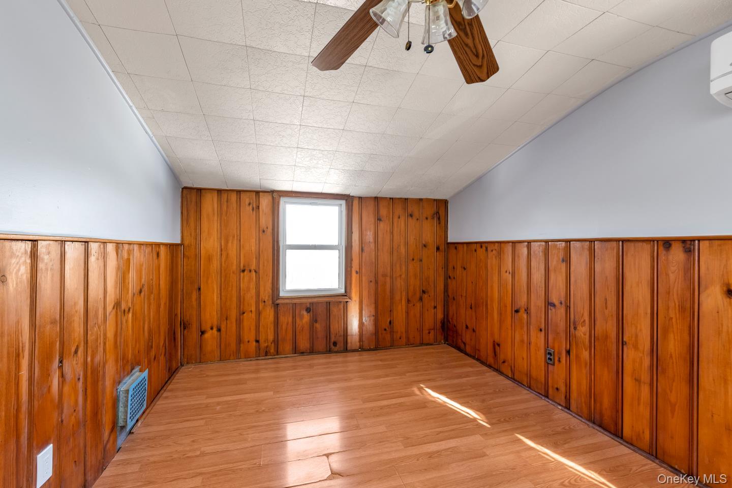 #12 photo, 220-03 130th Avenue, Springfield Gardens , NY 11413