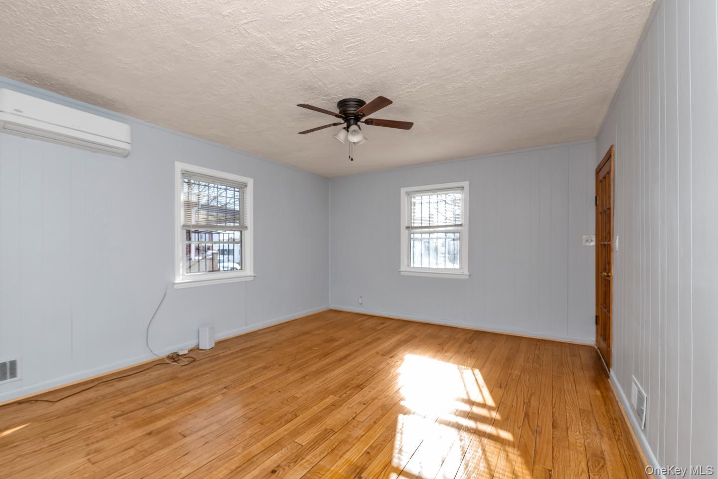 #4 photo, 220-03 130th Avenue, Springfield Gardens , NY 11413