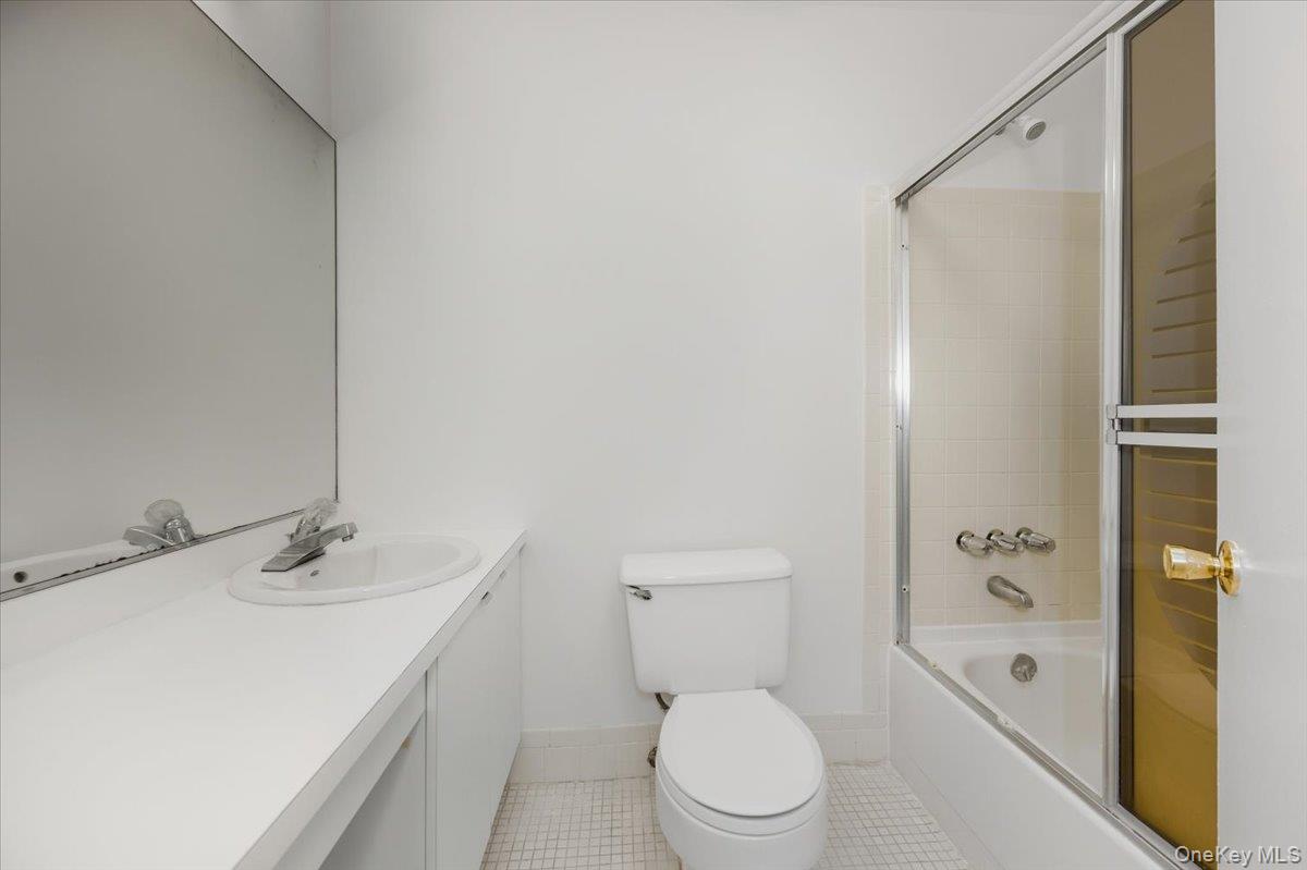 #12 photo, 99 S Park Avenue, Нассау ‖ Rockville Centre , NY 11570