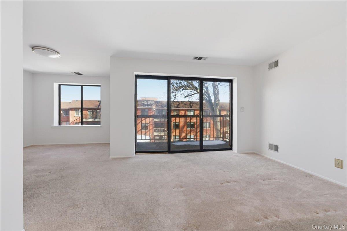 #3 photo, 99 S Park Avenue, Нассау ‖ Rockville Centre , NY 11570