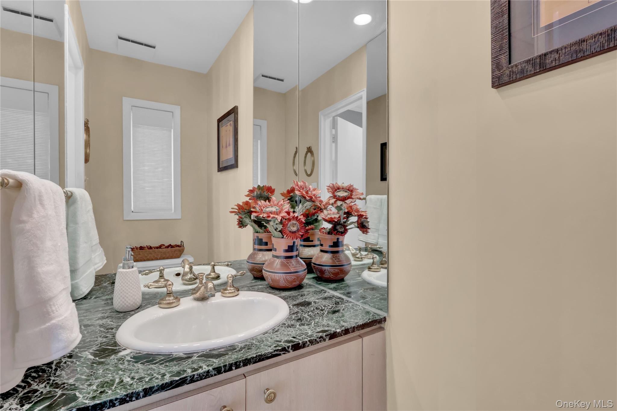 #11 photo, 1993 Lowell Lane, Нассау ‖ Merrick , NY 11566