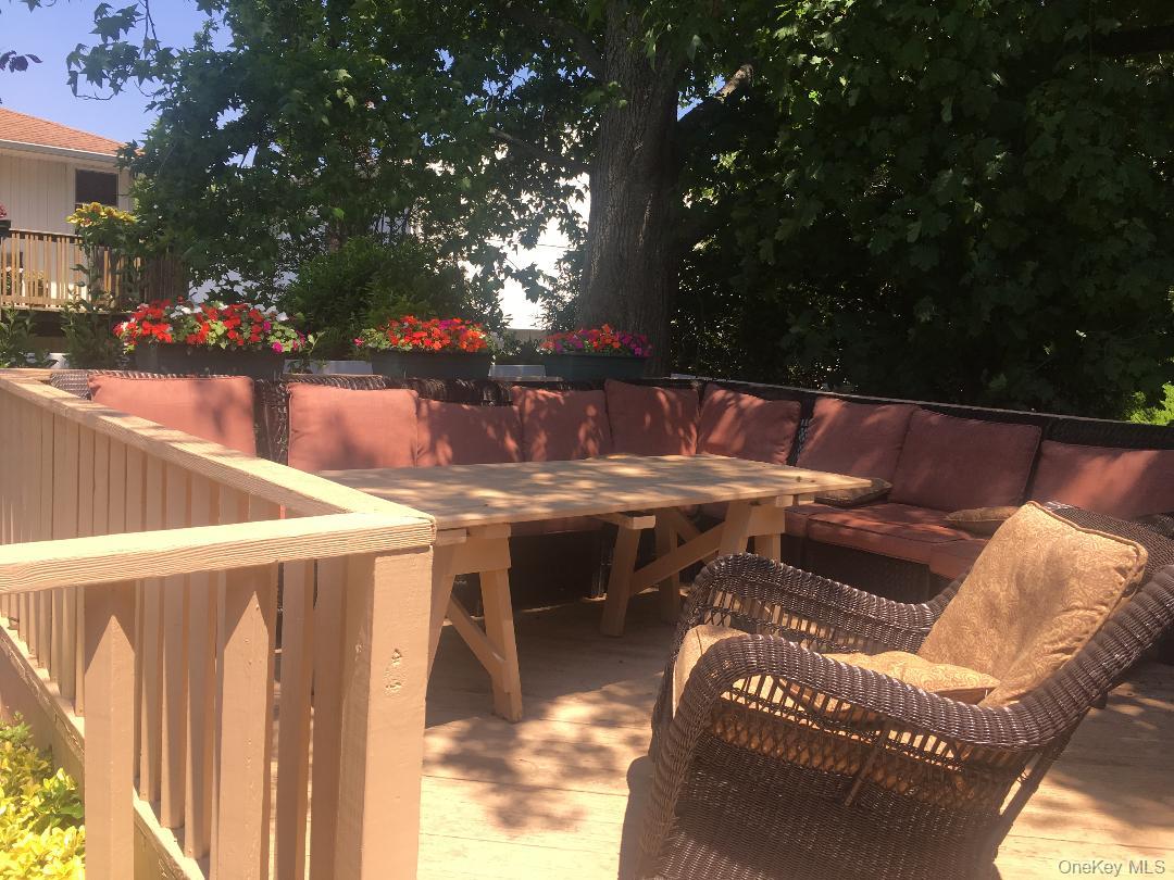 #16 photo, 1993 Lowell Lane, Нассау ‖ Merrick , NY 11566