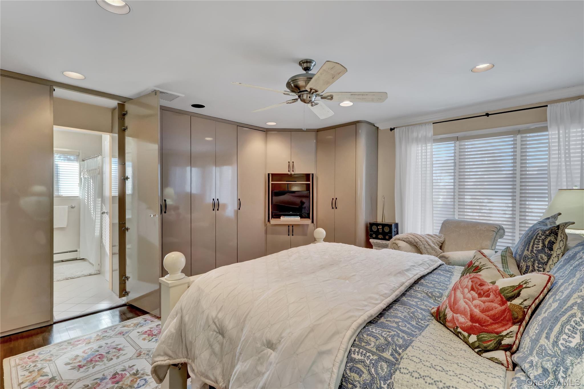 #18 photo, 1993 Lowell Lane, Нассау ‖ Merrick , NY 11566