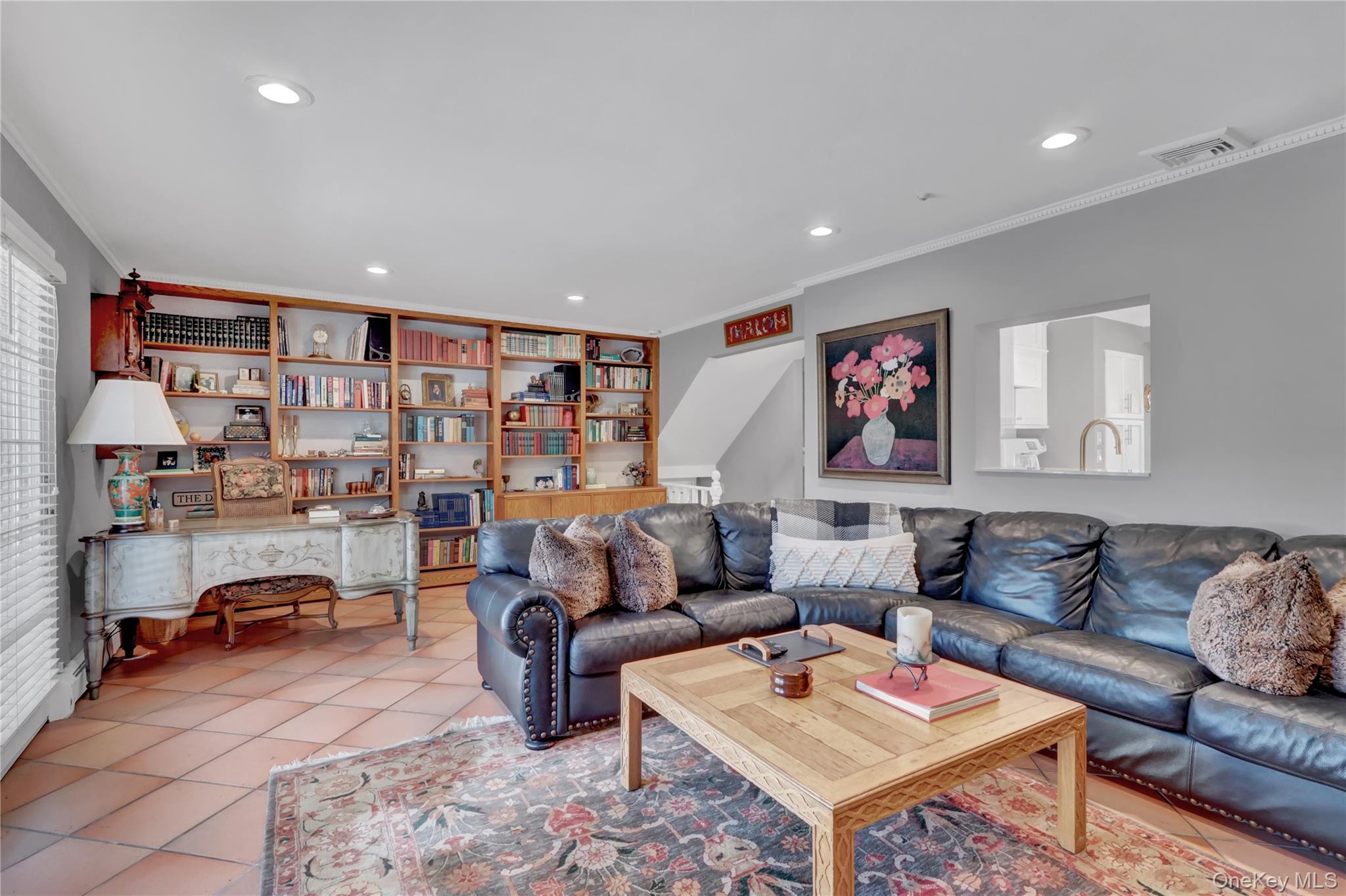 #9 photo, 1993 Lowell Lane, Нассау ‖ Merrick , NY 11566