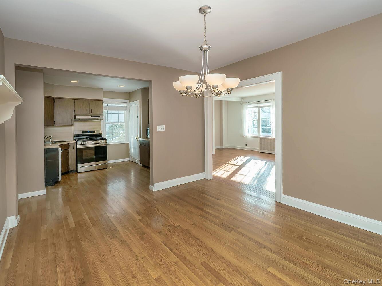 #11 photo, 25 Princeton Street, Нассау ‖ Williston Park , NY 11596