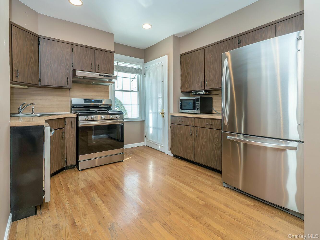 #13 photo, 25 Princeton Street, Нассау ‖ Williston Park , NY 11596