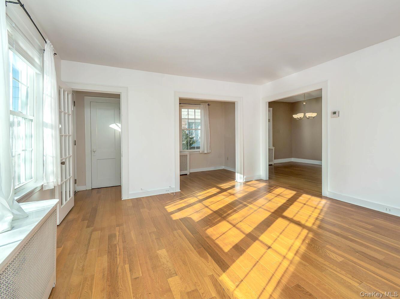 #6 photo, 25 Princeton Street, Нассау ‖ Williston Park , NY 11596