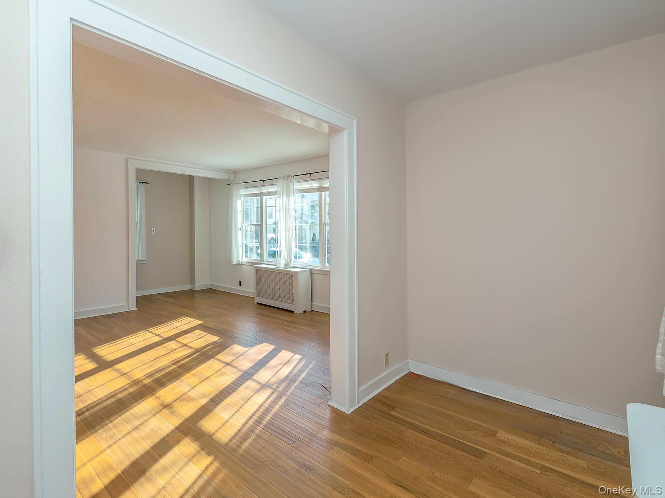 #8 photo, 25 Princeton Street, Нассау ‖ Williston Park , NY 11596