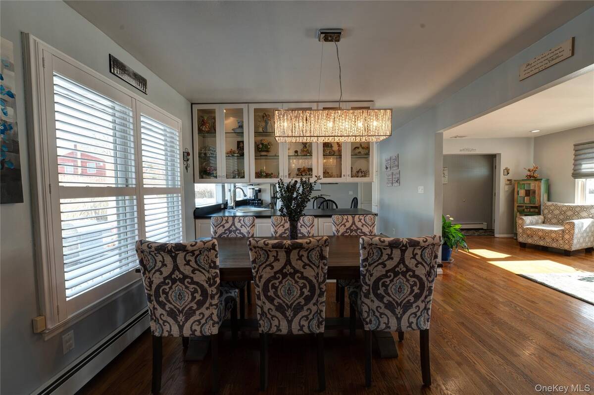 #12 photo, 221 Young Street, 东长岛 West Babylon , NY 11704