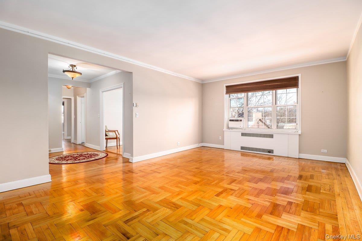 #11 photo, 1 Midland Gardens, הברונקס Bronxville , NY 10708