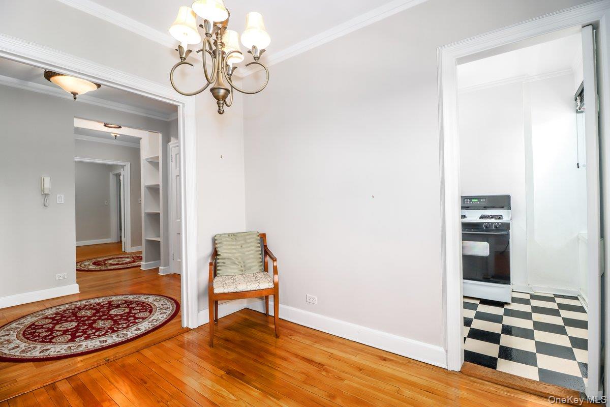 #15 photo, 1 Midland Gardens, הברונקס Bronxville , NY 10708