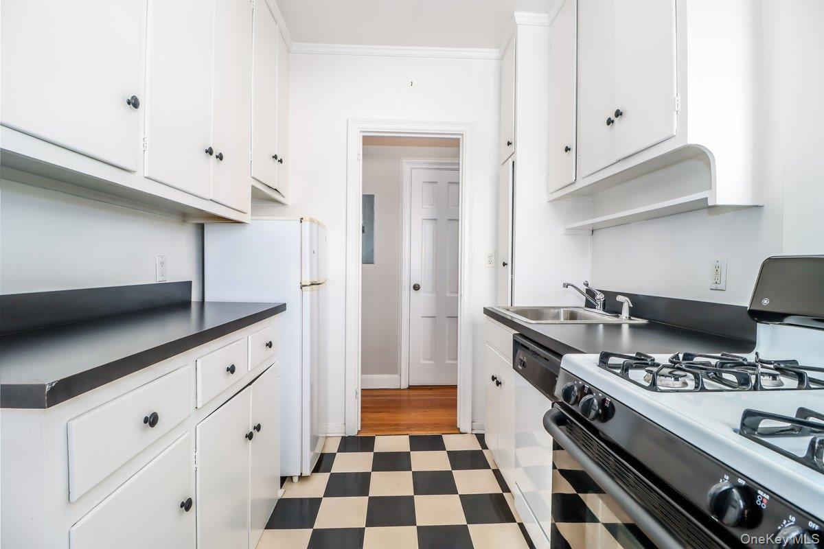 #16 photo, 1 Midland Gardens, הברונקס Bronxville , NY 10708