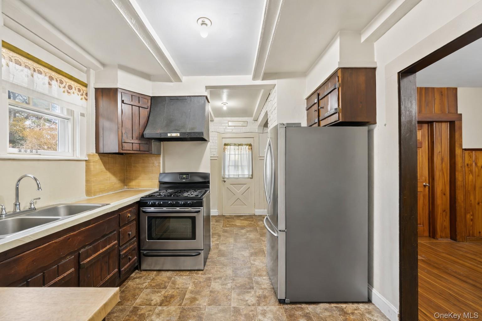 #5 photo, 10 Brook Street, Suffern , NY 10901