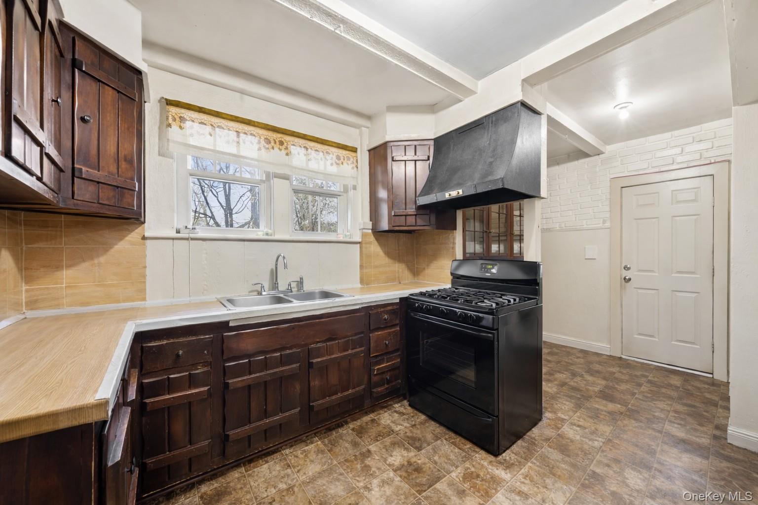 #6 photo, 10 Brook Street, Suffern , NY 10901