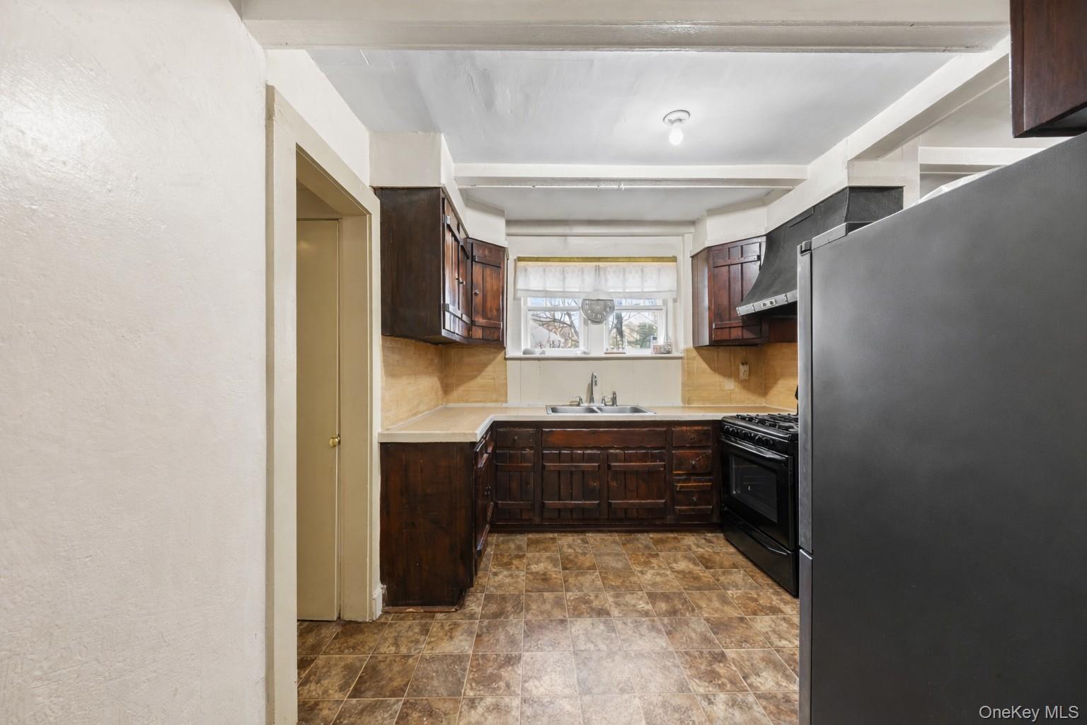 #7 photo, 10 Brook Street, Suffern , NY 10901