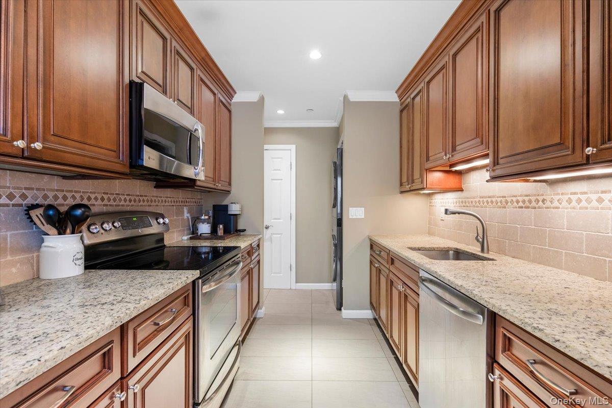 #8 photo, 50 Dekalb Avenue, White Plains , NY 10605