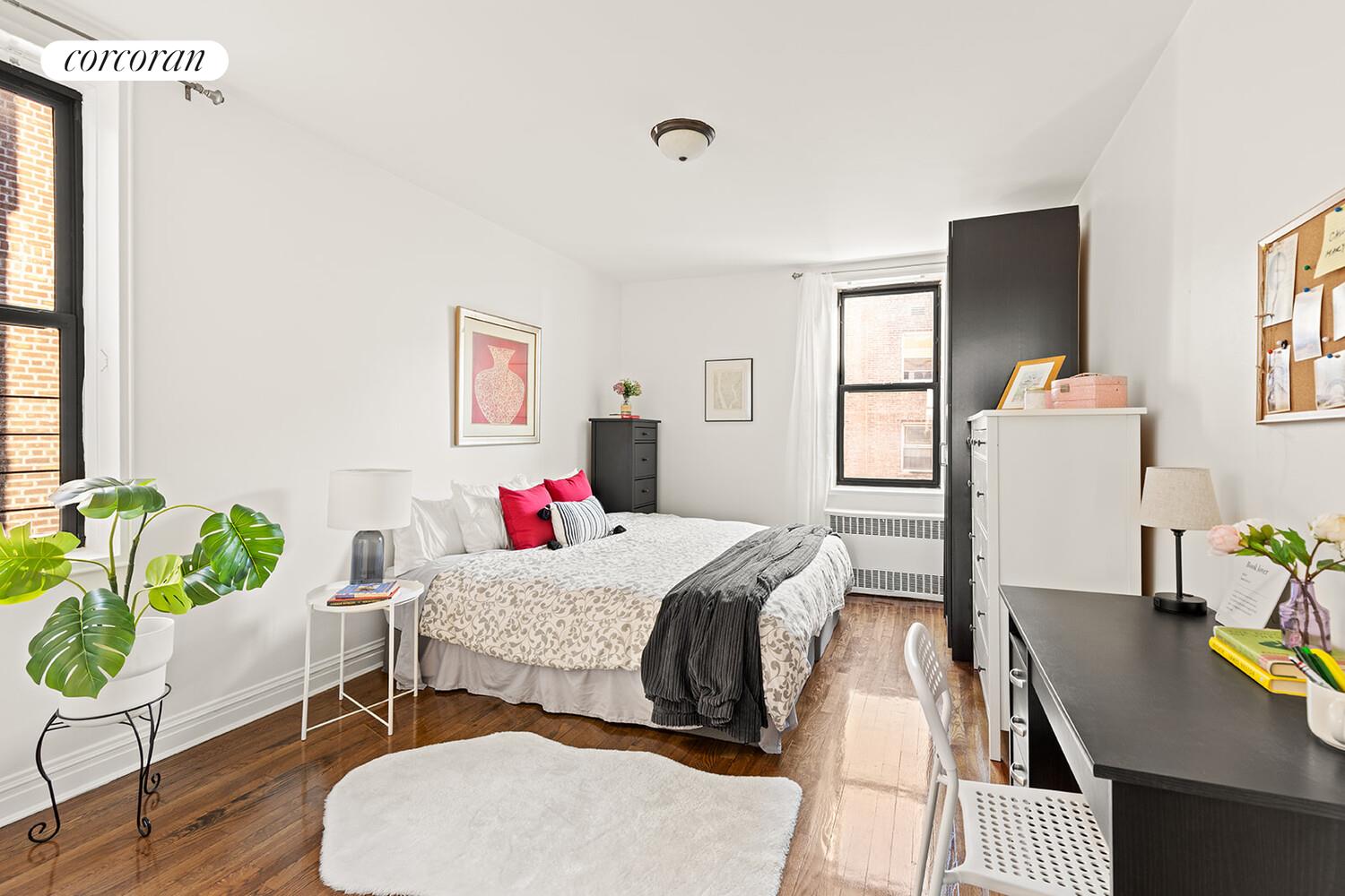 #5 photo, 7259 SHORE Road, הברונקס Bay Ridge , NY 11209