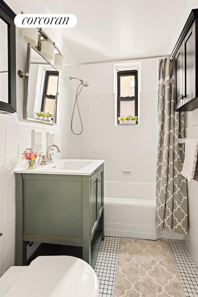 #7 photo, 7259 SHORE Road, הברונקס Bay Ridge , NY 11209