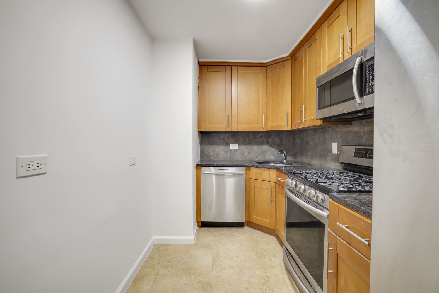 #8 photo, 35 SEACOAST Terrace, Бруклин ‖ Brighton Beach , NY 11235