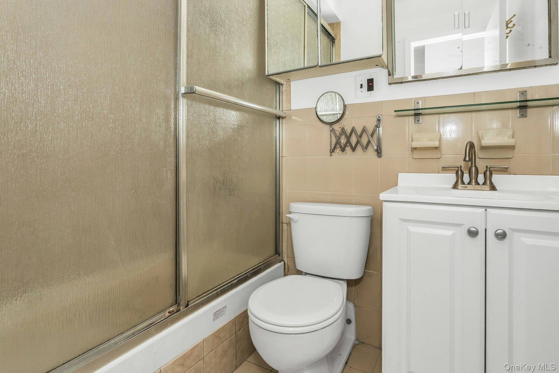 #19 photo, 147-45 Barclay Avenue, Flushing , NY 11355