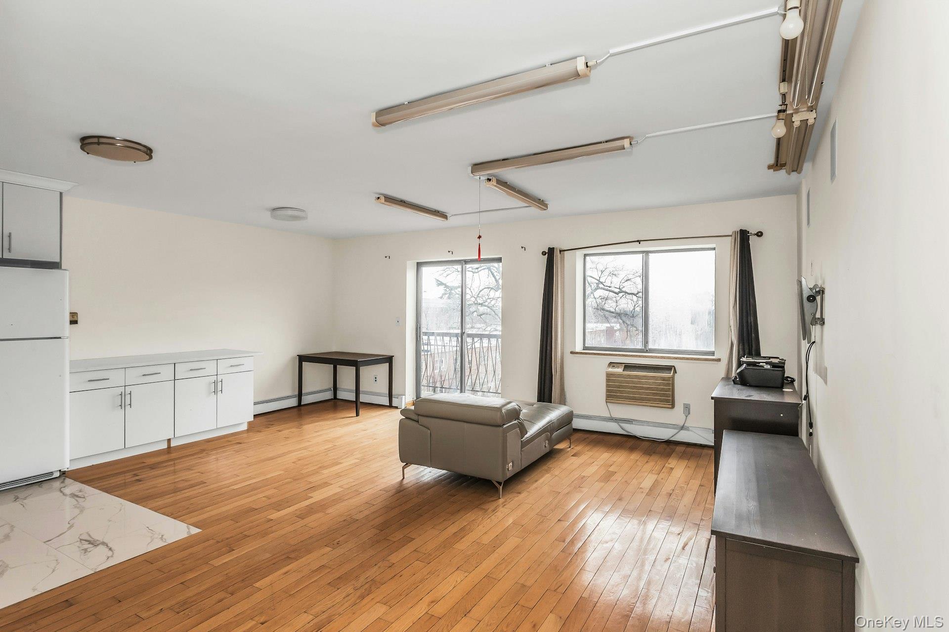 #5 photo, 147-45 Barclay Avenue, Flushing , NY 11355