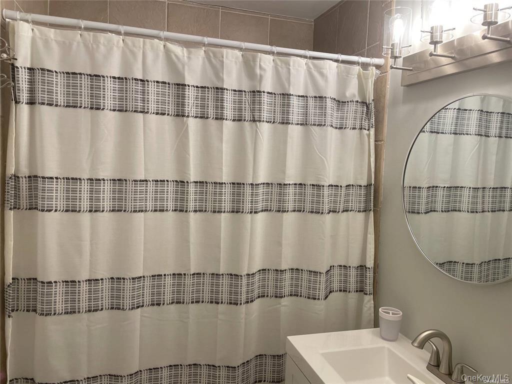 #13 photo, 101 Lincoln Avenue, Mineola , NY 11501