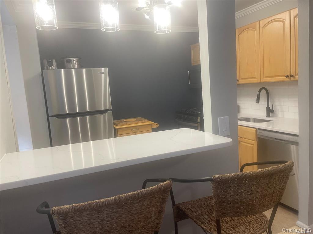 #7 photo, 101 Lincoln Avenue, Mineola , NY 11501