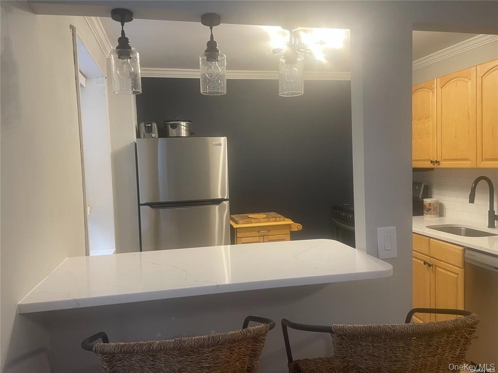 #8 photo, 101 Lincoln Avenue, Mineola , NY 11501