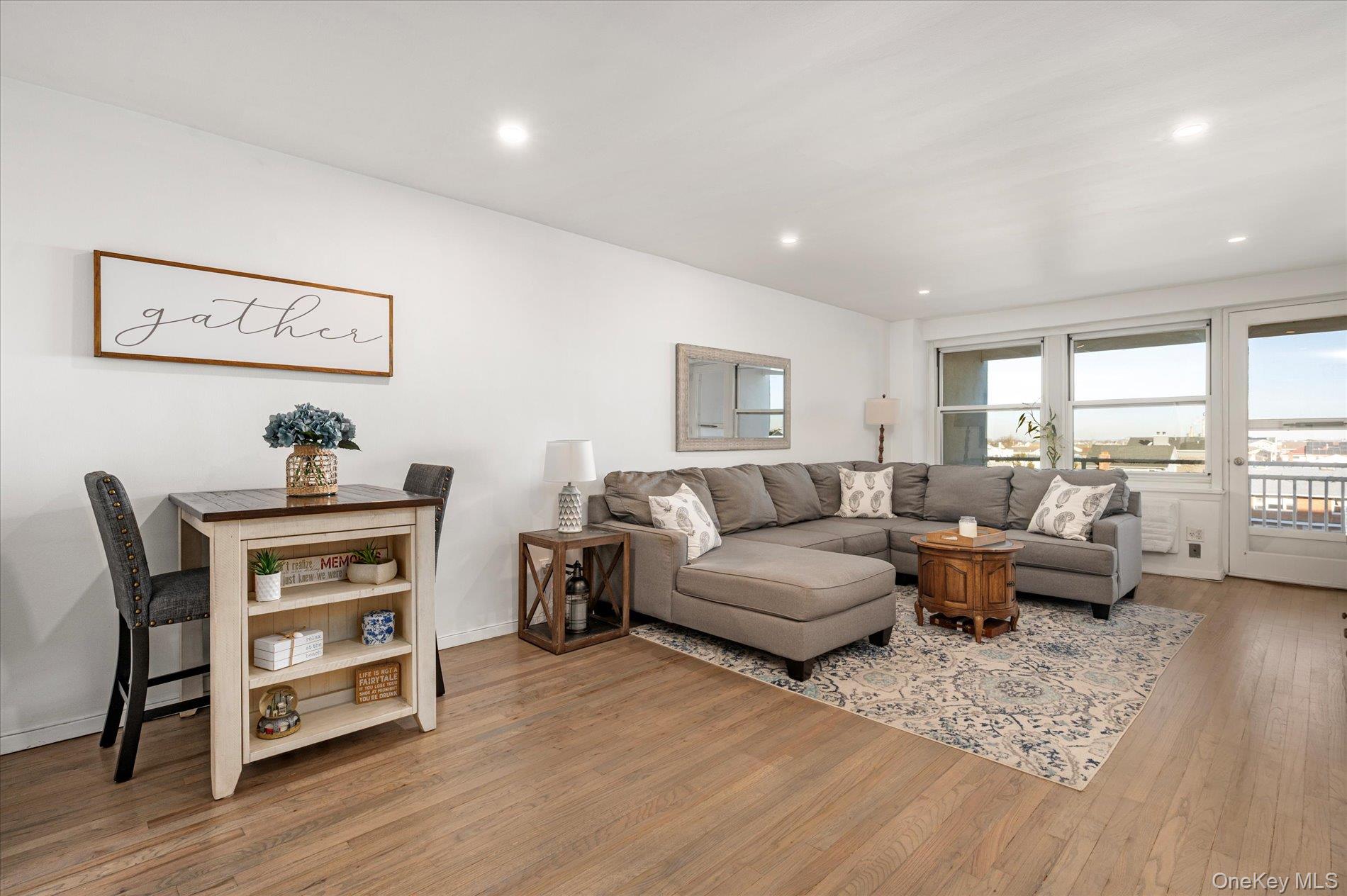 #4 photo, 711 Shore Road, מחוז נסאו Long Beach , NY 11561