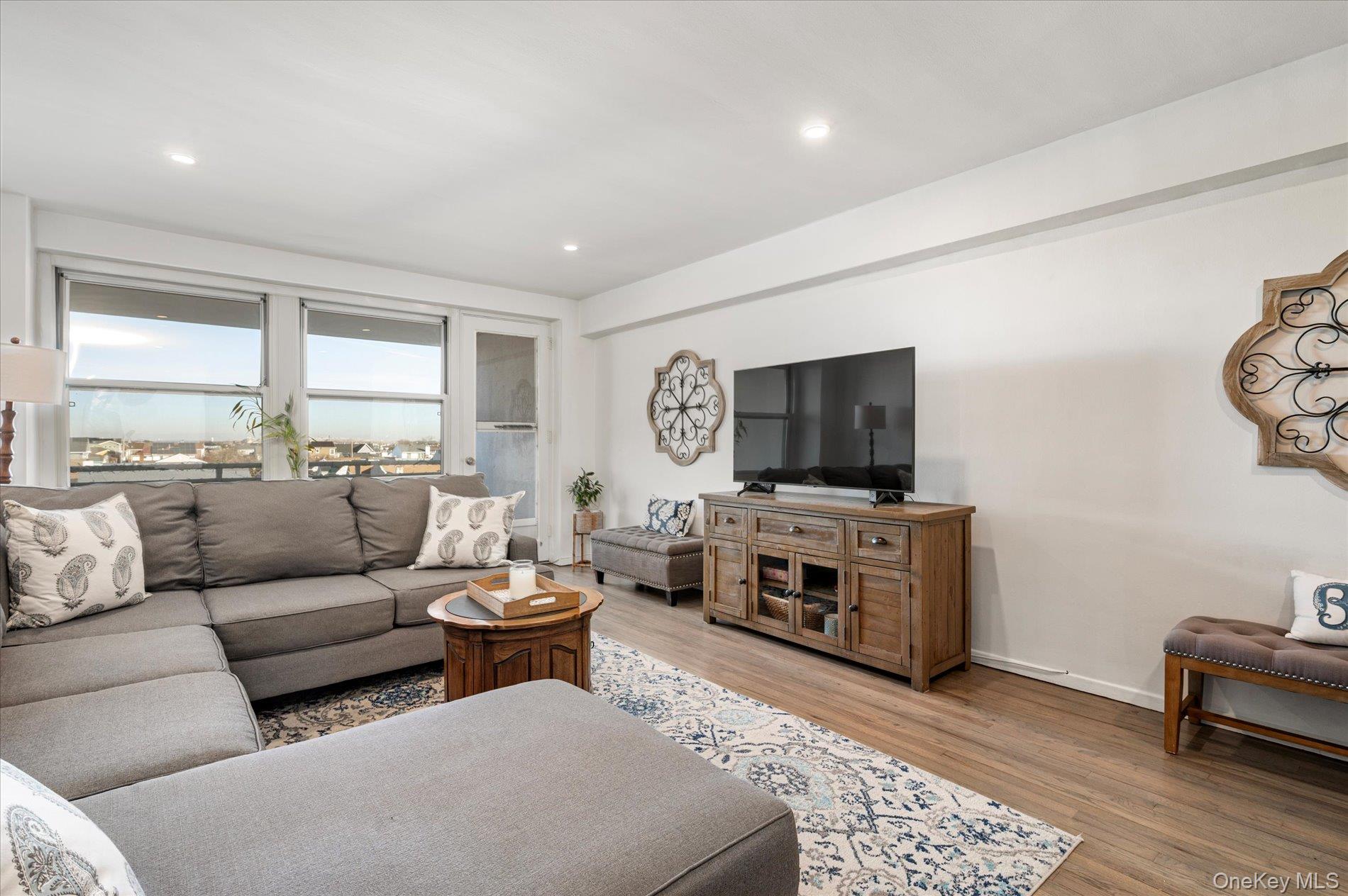 #5 photo, 711 Shore Road, מחוז נסאו Long Beach , NY 11561