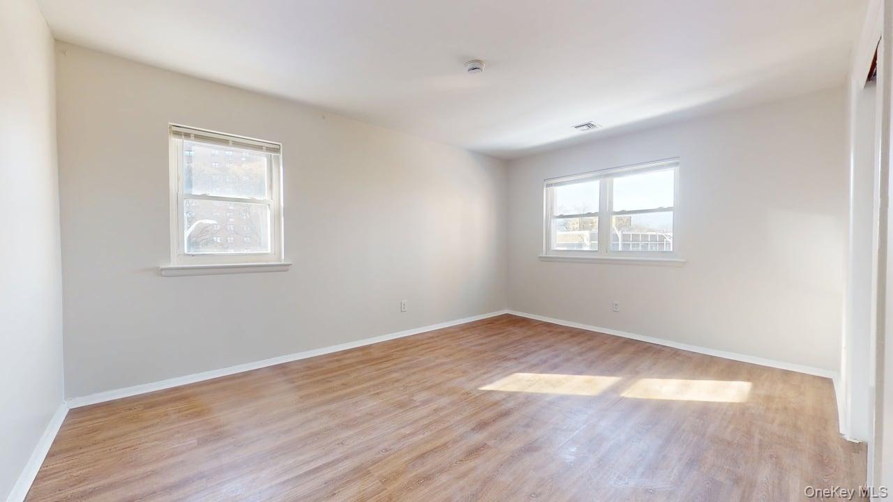 #11 photo, 110-41 62nd Drive, कुईंस Forest Hills , NY 11375